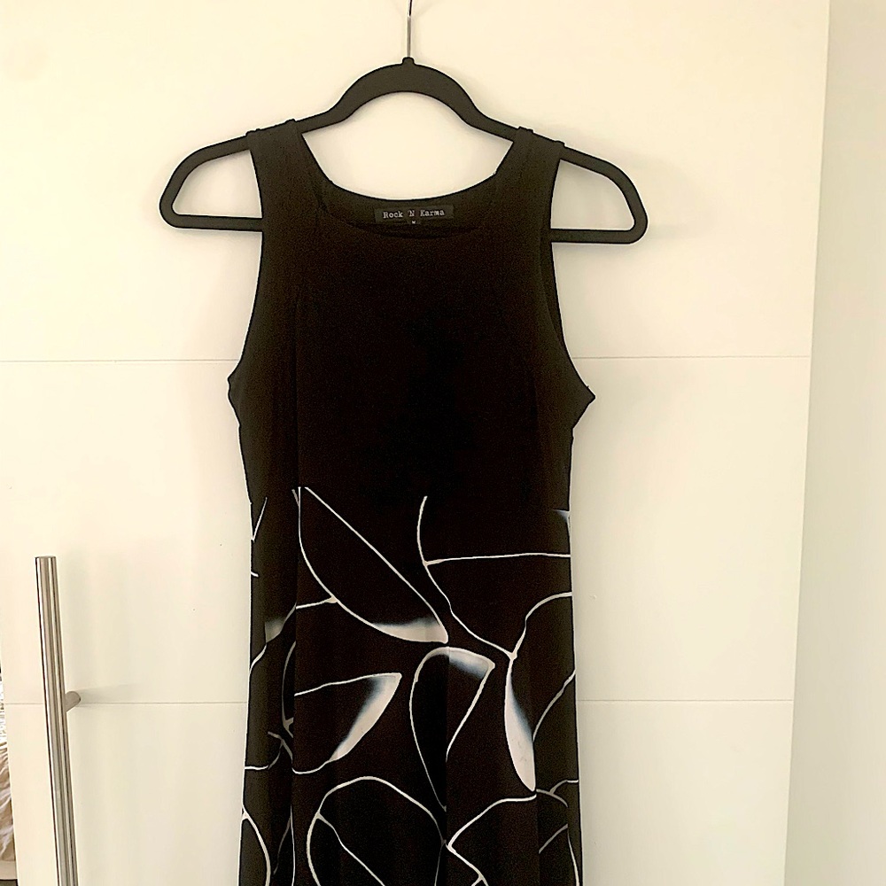 Rock ‘N Karma boutique dress, black base with some print, size M. Never worn.